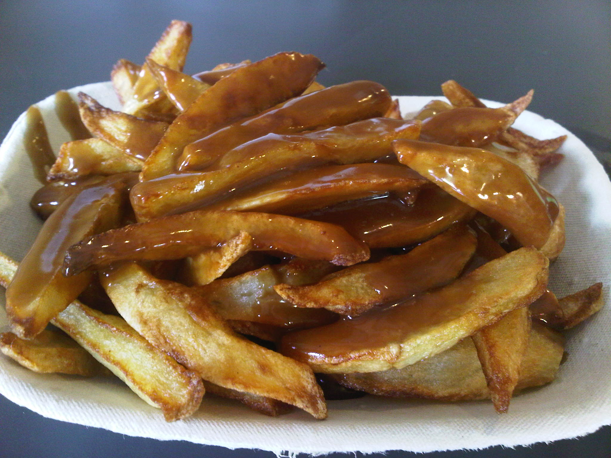 Fries with sauce