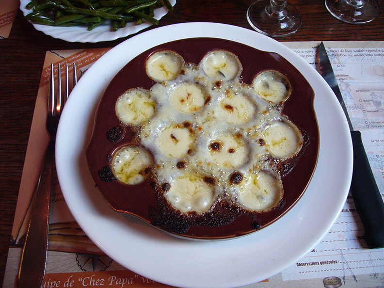 Garlic gratinated snails