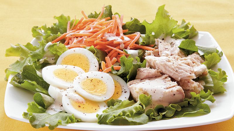 Chef's salade with tuna