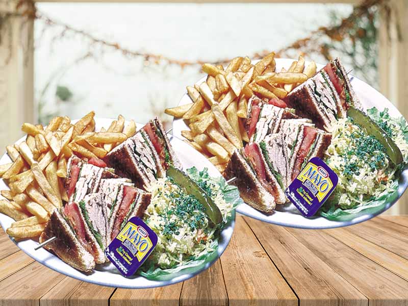 2 Club sandwiches + 1 Pepsi