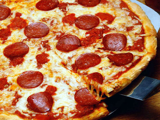 1 Pizza (pepperoni, cheese or choice of 1 topping)