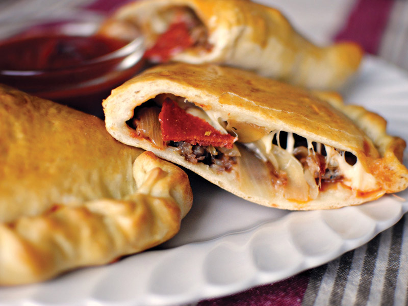 Calzone 12" + 1 drink (355ml)